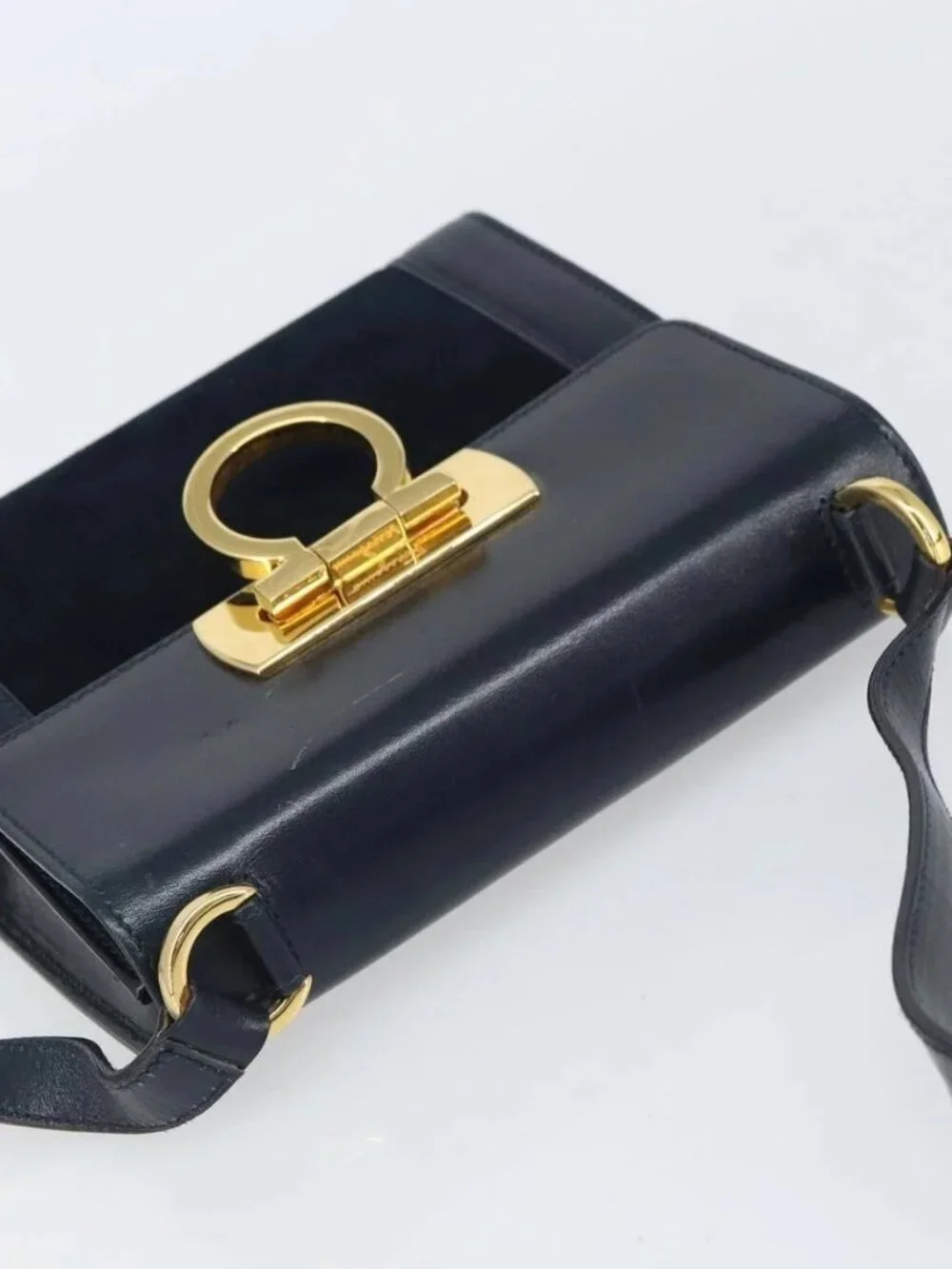 Salvatore Ferragamo Gancini Shoulder Bag Leather Navy Gold Auth 166375